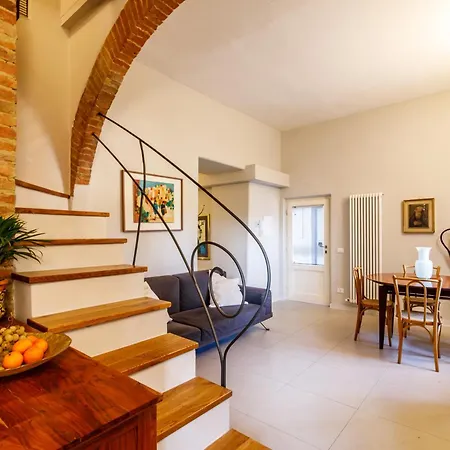 Guesthost - Porta Romana & With Parking *