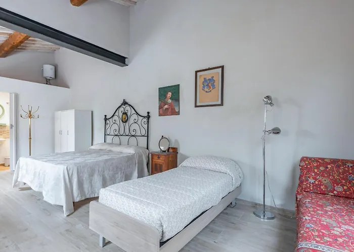 Guesthost - Porta Romana & With Parking