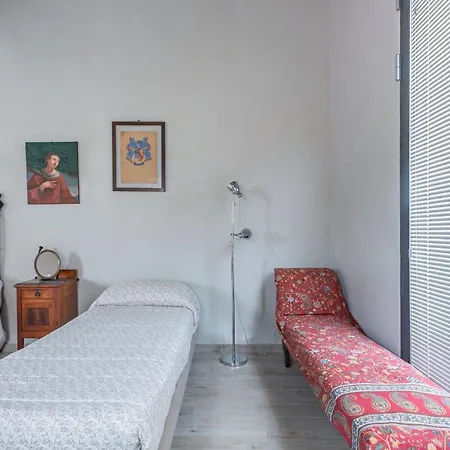 Guesthost - Porta Romana & With Parking Apartmán *