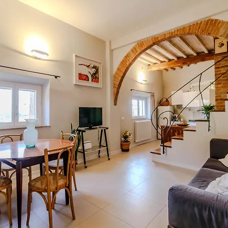 Apartment Guesthost - Porta Romana & With Parking *