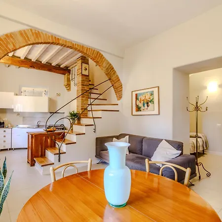 Guesthost - Porta Romana & With Parking Apartment *