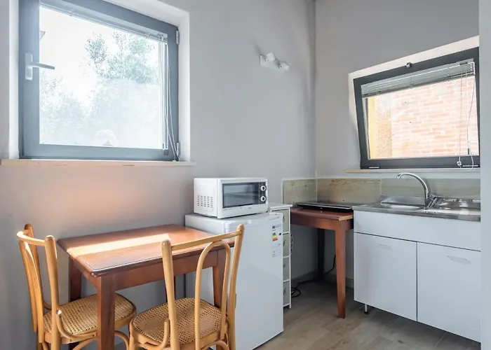 Apartment Guesthost - Porta Romana & With Parking