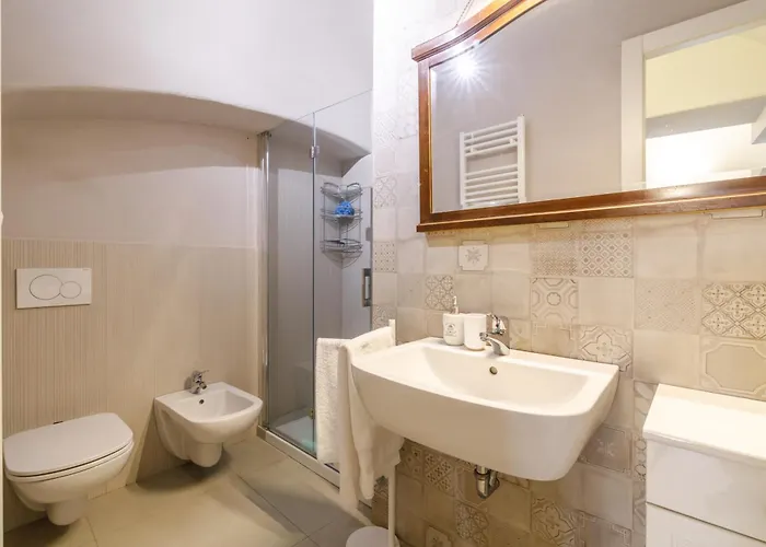 Guesthost - Porta Romana & With Parking *