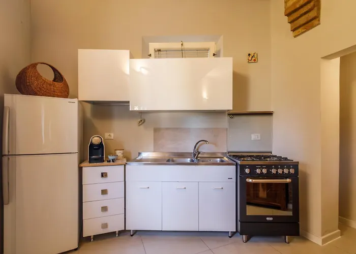 Apartment Guesthost - Porta Romana & With Parking