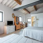 Apartment Guesthost - Porta Romana & With Parking