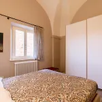 Guesthost - Porta Romana & With Parking Siena