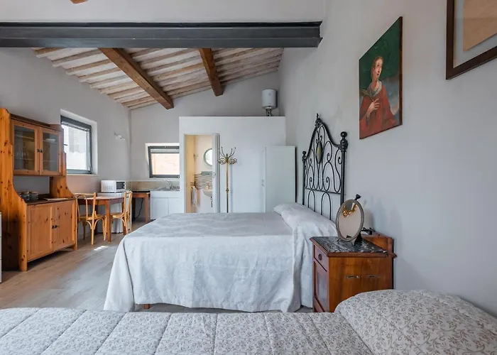 Guesthost - Porta Romana & With Parking *