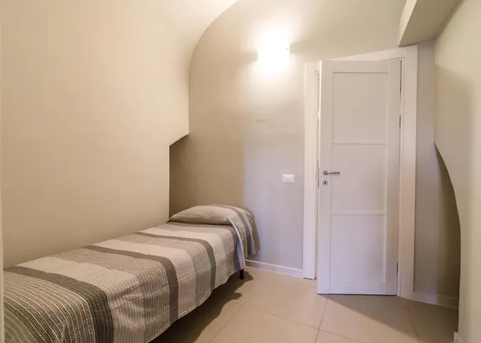 Guesthost - Porta Romana & With Parking Daire