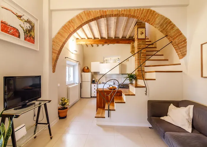 Guesthost - Porta Romana & With Parking