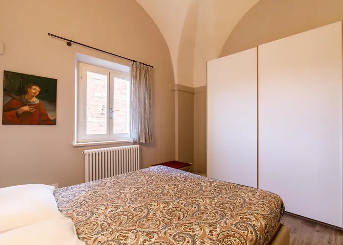 Guesthost - Porta Romana & With Parking סיינה