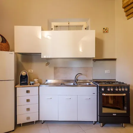 Apartment Guesthost - Porta Romana & With Parking